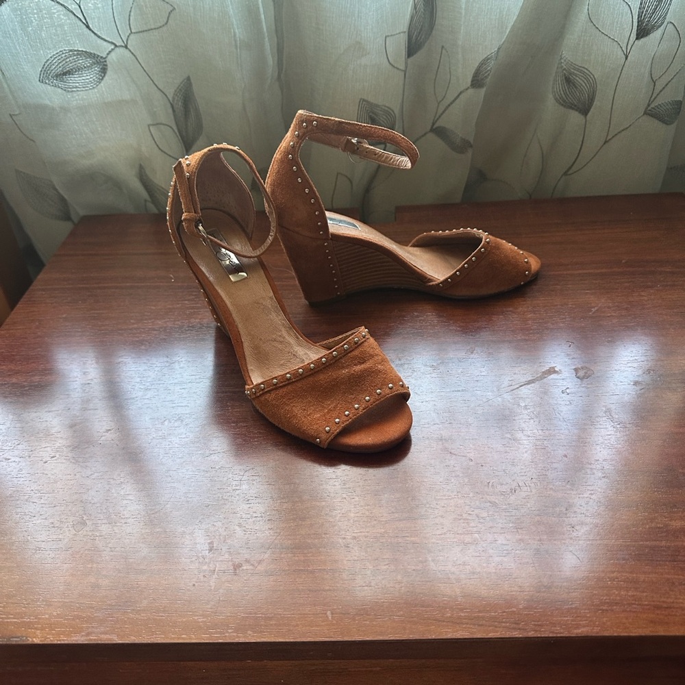 Halogen Tan Suede Wedge Sandals